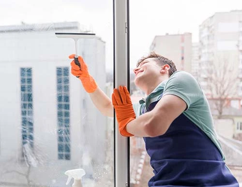 24 Studen professionelle Glasreinigung, Fensterreinigung und Hochdruckreinigung durch Kocher Hannover/ Langenhagen. Bonus kostenlose Rahmen innen Reinigung